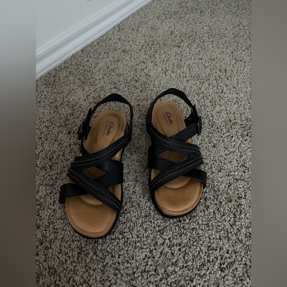 Clarks Women’s Black Strappy Comfort Sandals with Buckle - Picture 2 of 5